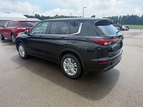Used 2023 Mitsubishi Outlander ES AWD/4WD image 16