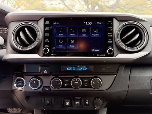 Used 2023 Toyota Tacoma TRD Off-Road AWD/4WD image 15