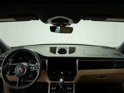 New 2026 Porsche Macan image 16