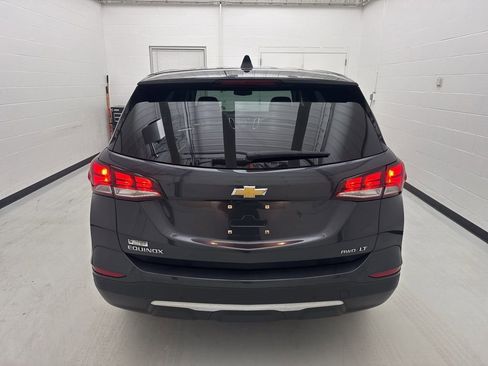 Used 2022 Chevrolet Equinox LT w/ Driver Convenience Package image 5