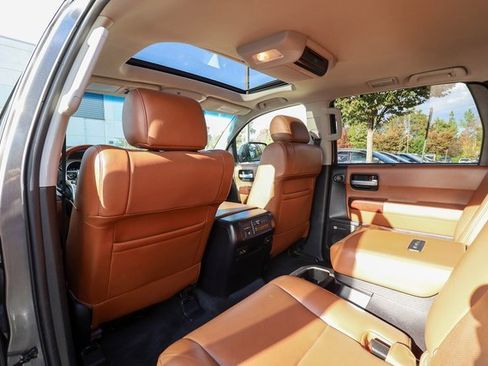 Used 2016 Toyota Sequoia Platinum image 40