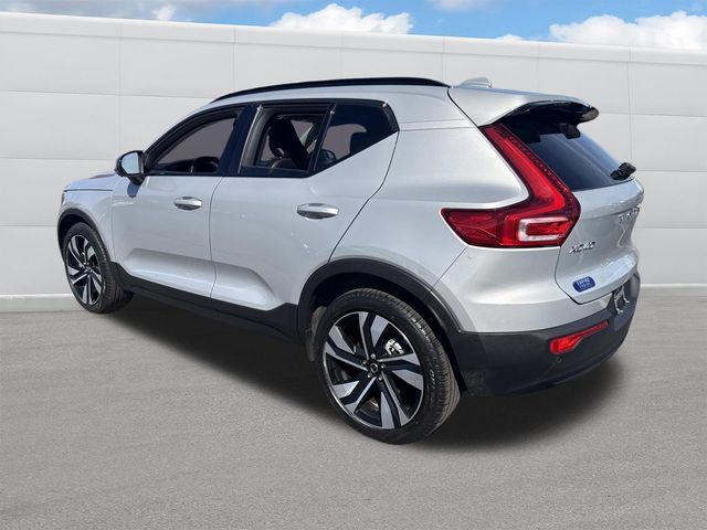 Used 2023 Volvo XC40 B5 Ultimate w/ Protection Package Premier AWD/4WD image 3
