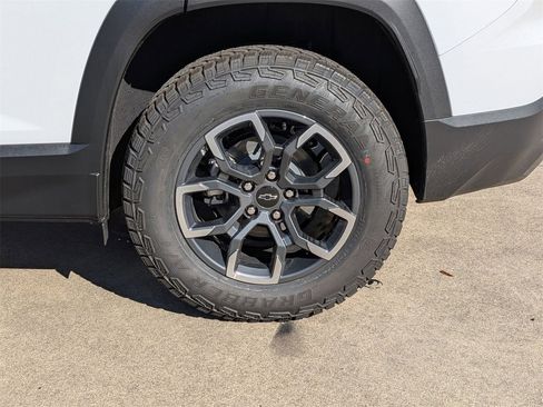 New 2026 Chevrolet Equinox ACTIV w/ Convenience Package III image 26