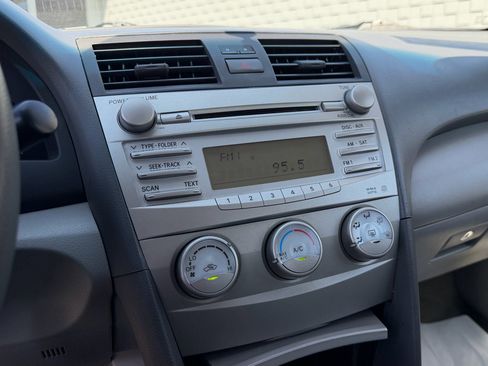 Used 2011 Toyota Camry LE w/ LE Extra-Value Pkg image 23