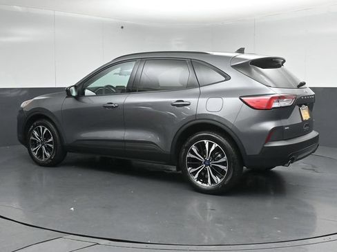 Certified 2022 Ford Escape SE w/ SE Sport Appearance Package AWD/4WD image 5