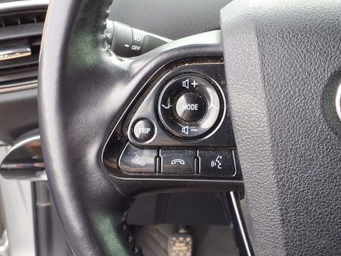 Used 2022 Toyota Prius XLE image 19