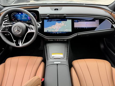 Used 2025 Mercedes-Benz E 350 Sedan image 26