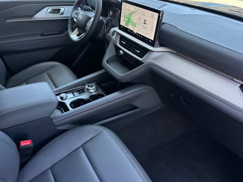 New 2026 Ford Explorer Active w/ Active Comfort Package RWD image 16