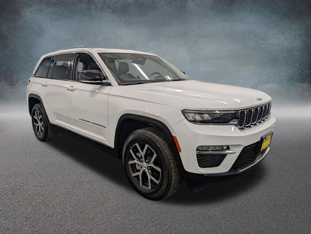 Used 2024 Jeep Grand Cherokee Limited AWD/4WD image 3