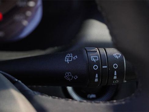 Certified 2023 Jeep Compass Limited image 32