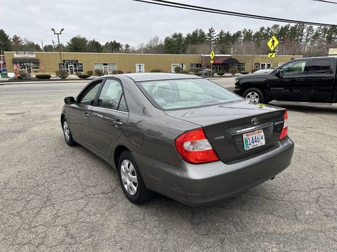 Used 2004 Toyota Camry LE FWD image 5