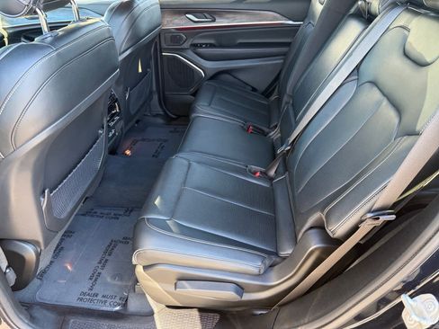 Used 2023 Jeep Grand Cherokee L Overland image 11