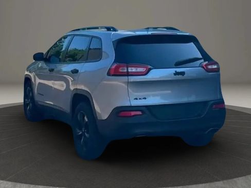 Used 2017 Jeep Cherokee Sport AWD/4WD image 8