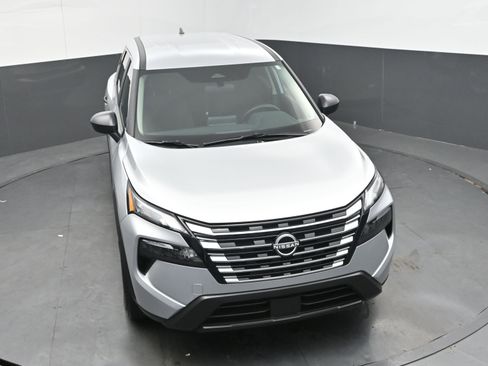 Certified 2025 Nissan Rogue S image 31