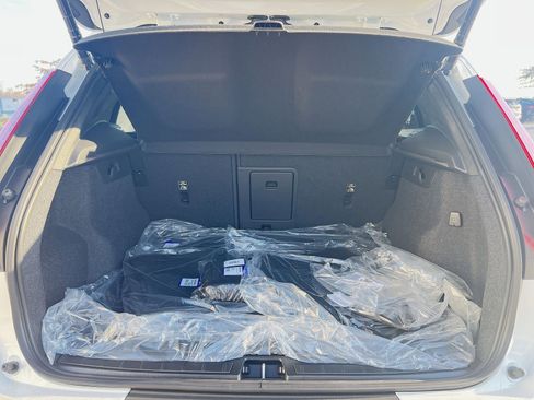 New 2026 Volvo XC40 B5 Plus w/ Protection Package Premier image 25