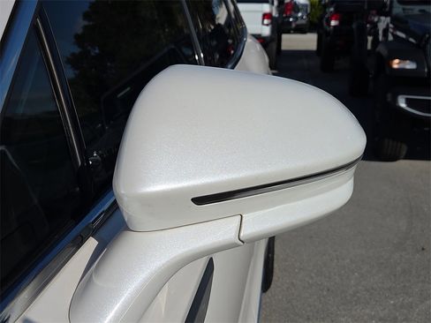 Used 2019 Lincoln Nautilus Reserve image 13