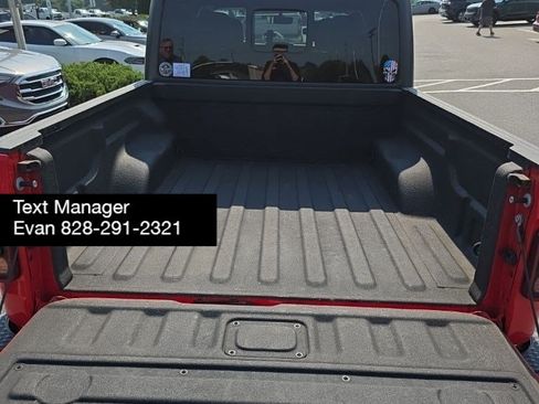 Used 2023 Jeep Gladiator Overland w/ LED Lighting Group AWD/4WD image 4