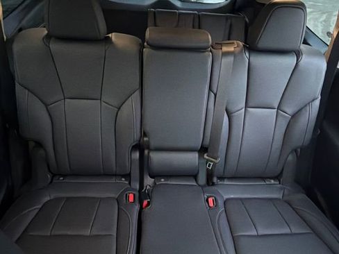 New 2025 Subaru Ascent Limited image 34