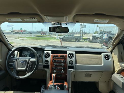 Used 2010 Ford F150 Lariat image 2