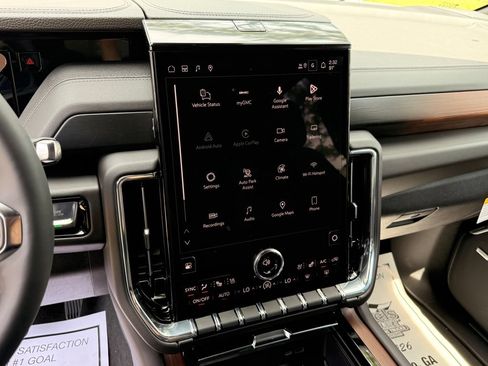 New 2026 GMC Yukon Denali w/ Denali Reserve Package RWD image 18