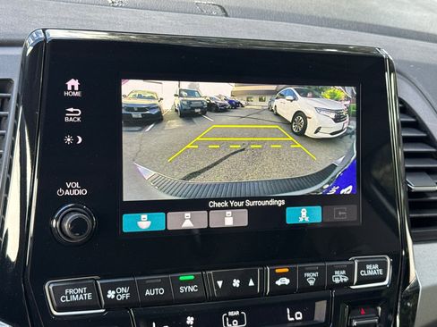 Used 2023 Honda Odyssey Touring image 19