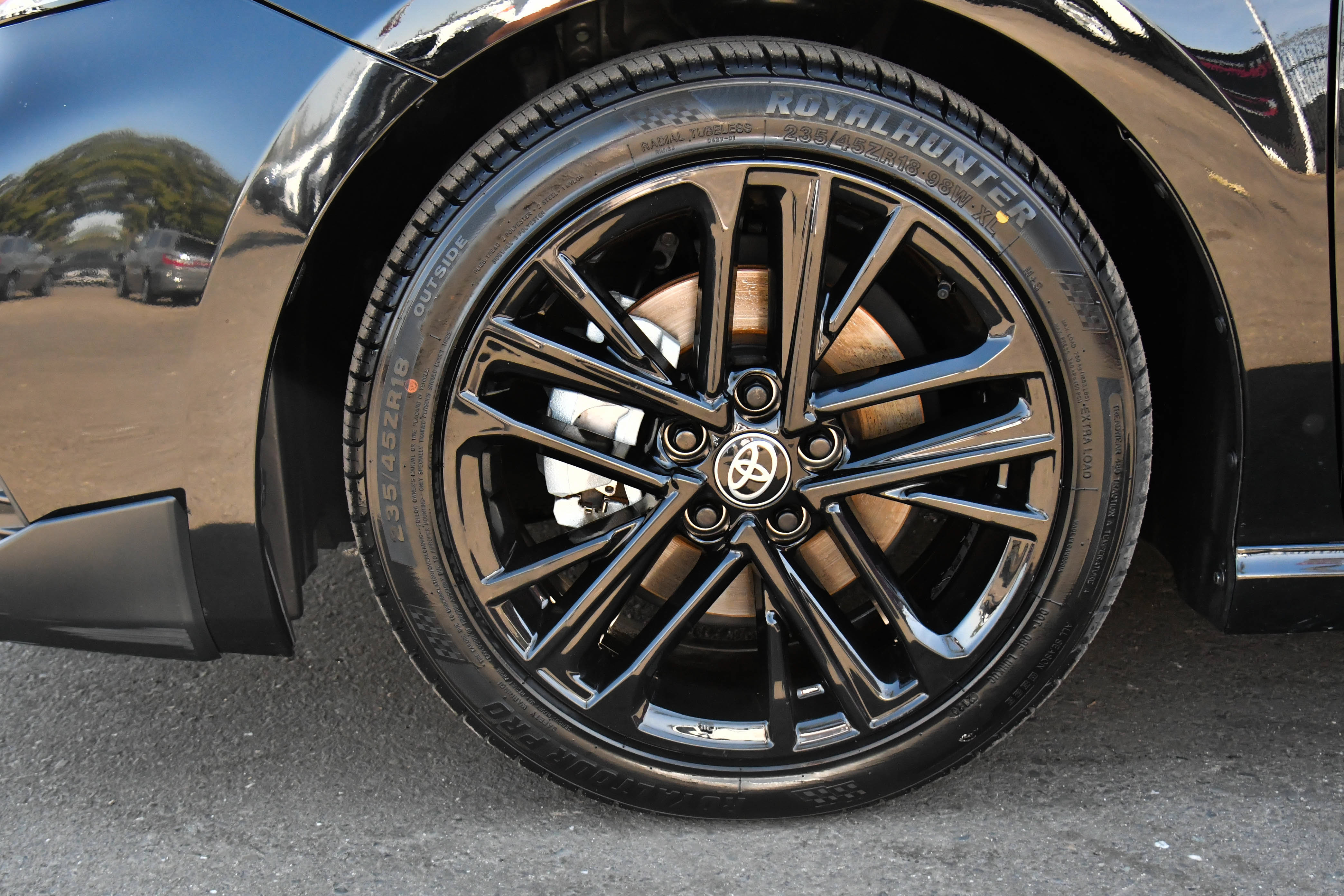 Used 2025 Toyota Camry SE FWD image 12