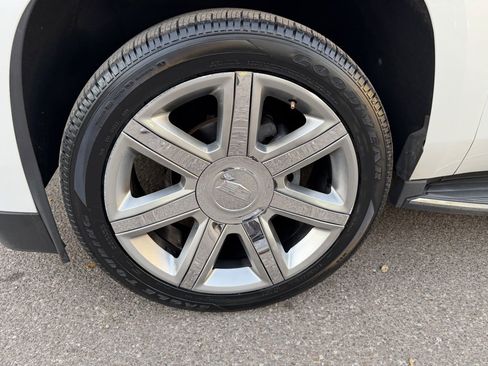 Used 2016 Cadillac Escalade Luxury image 9