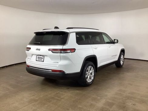 Used 2023 Jeep Grand Cherokee L Limited w/ Luxury Tech Group II AWD/4WD image 5