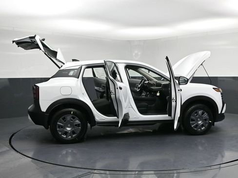 New 2026 Nissan Kicks S image 32