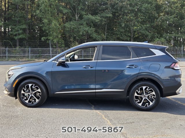 Used 2023 Kia Sportage EX AWD/4WD image 2