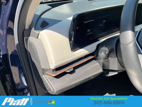Used 2023 Nissan Ariya FWD image 22
