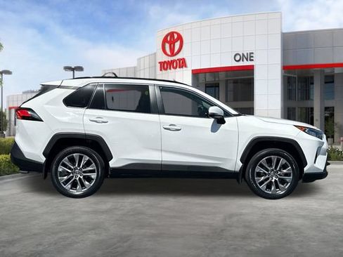 Certified 2019 Toyota RAV4 XLE Premium w/ Carpet Mat Package FWD image 3