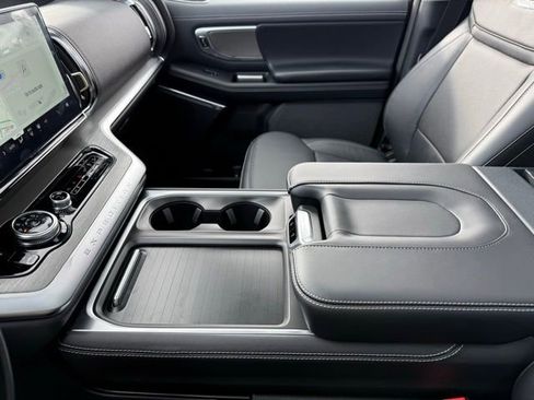 New 2025 Ford Expedition Max Platinum w/ Driver's Package image 25
