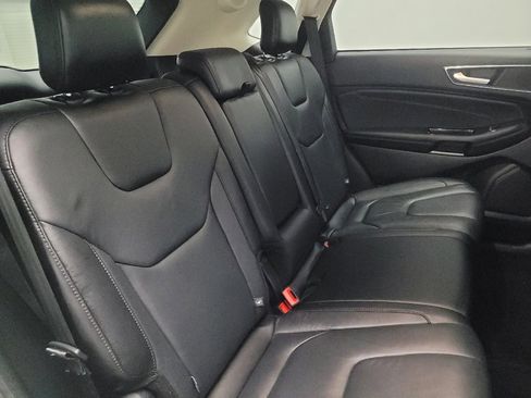 Used 2017 Ford Edge Titanium w/ Technology Package image 19