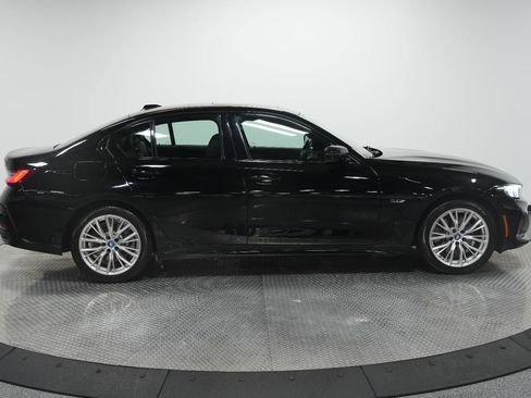 Used 2023 BMW 330e xDrive 330e xDrive image 9