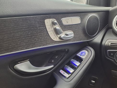 Used 2021 Mercedes-Benz GLC 300 4MATIC image 14