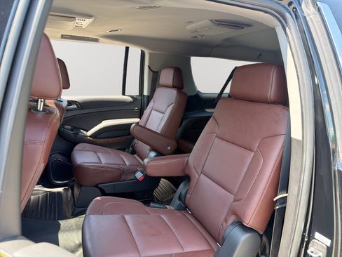 Used 2019 Chevrolet Suburban Premier w/ Premier Plus Edition AWD/4WD image 26