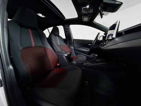 Certified 2025 Toyota Corolla SE w/ SE Premium Package image 25