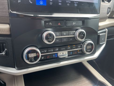 Used 2024 Ford Expedition Max Limited image 26