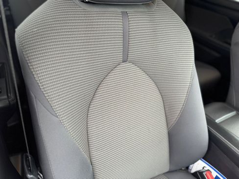 Used 2023 Toyota Highlander LE image 48