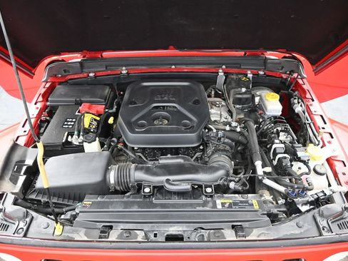 Used 2023 Jeep Wrangler Sahara image 34