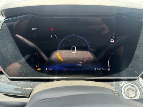 Used 2025 Chevrolet Trax RS w/ Sunroof Package FWD image 15