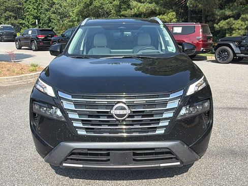 Used 2025 Nissan Rogue SL w/ SL Premium Package FWD image 3