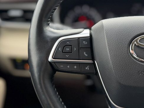 Used 2021 Toyota Highlander Limited image 35