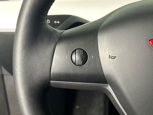 Used 2023 Tesla Model 3 Standard Range image 25