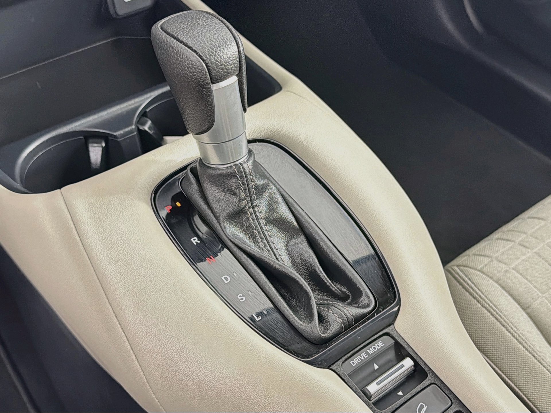 Used 2024 Honda HR-V LX image 26