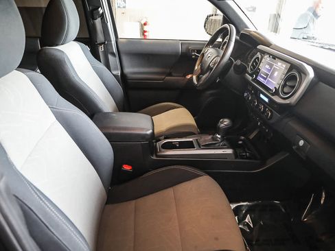 Certified 2021 Toyota Tacoma TRD Sport w/ Technology Package image 17