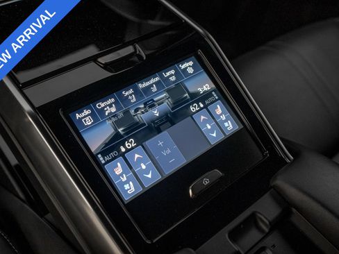 Used 2022 Lexus LX 600 4WD w/ Accessory Package (Z1) image 29