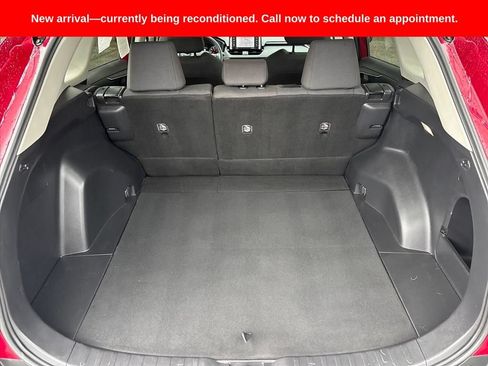 Used 2022 Toyota RAV4 LE AWD/4WD image 6