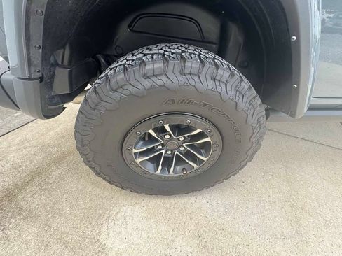 Used 2024 Jeep Wrangler Unlimited Rubicon AWD/4WD image 29